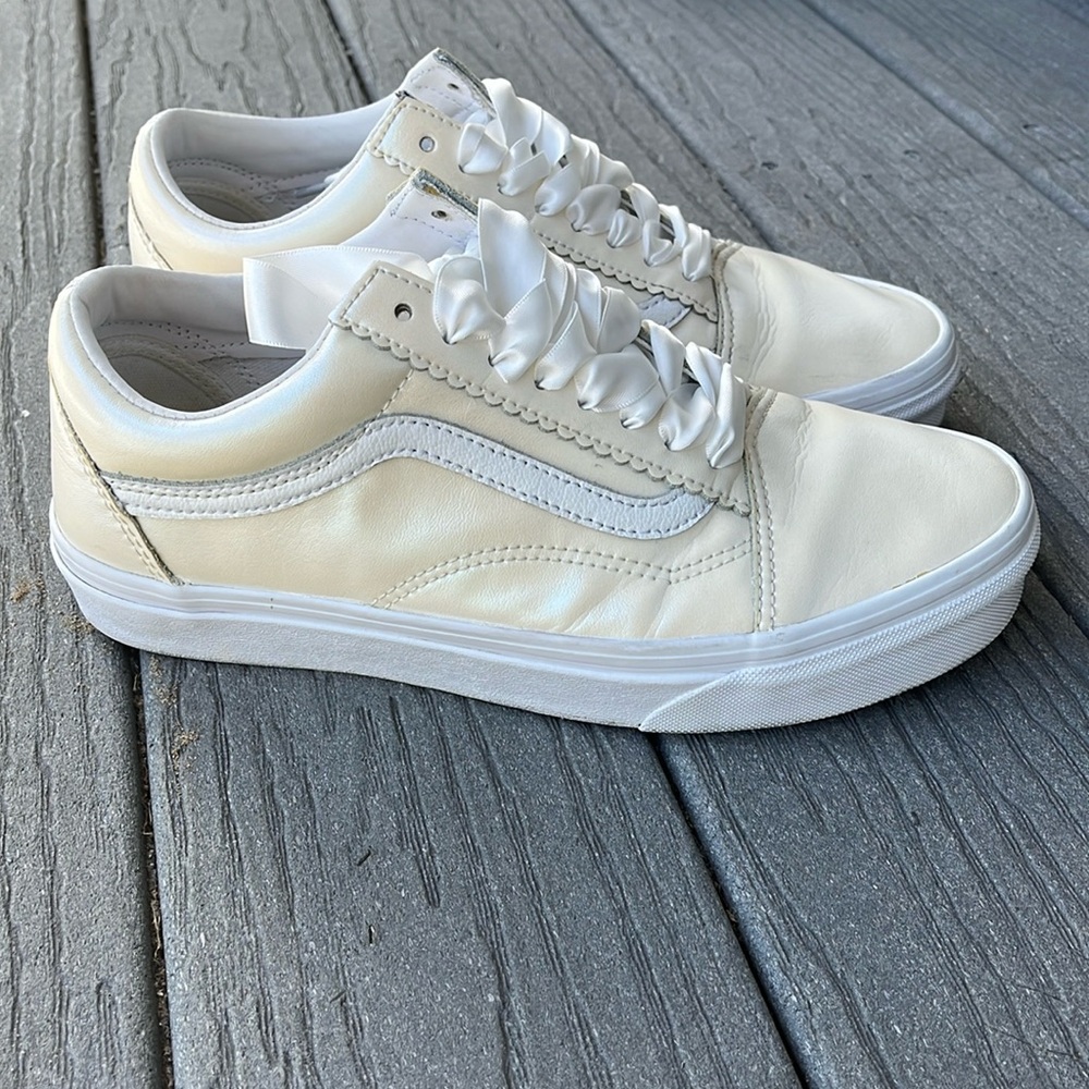 Vans old school leather pearl sneakers Size 8.5